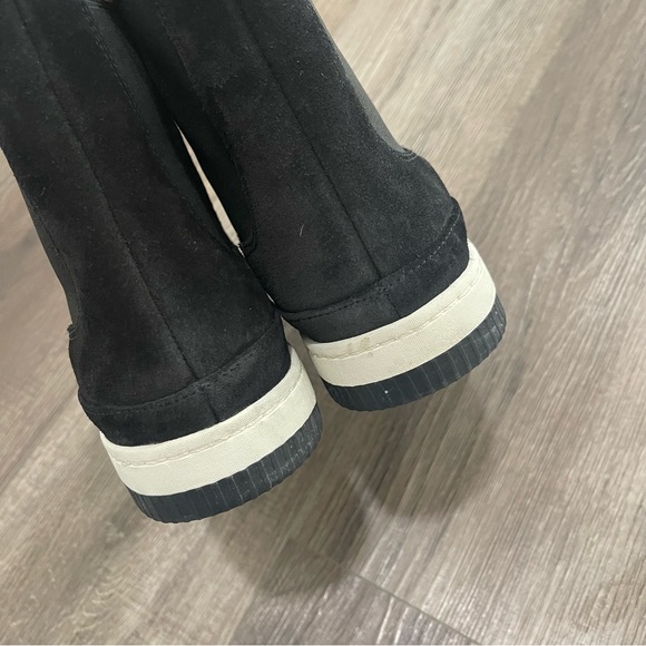 Vince Rhys Pull On Boot suede Black in size 9M - Picture 11 of 12